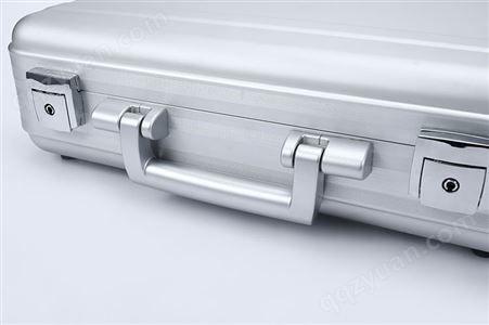一体成型铝镁合金仪器箱 防水抗震耐用摄影器材精密设备运输箱包