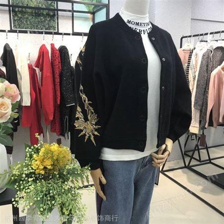 广州服装市场初语快时尚女装品牌加盟店维斯丽影黑色衬衫