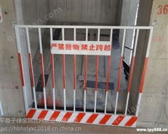 邢台市内丘县电梯井口防护门，施工电梯防护门，升降机安全门，绿色环保