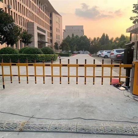 停车场升降栅栏杆 烤漆材质 适用于商城 景区 广场 车牌识别栏杆